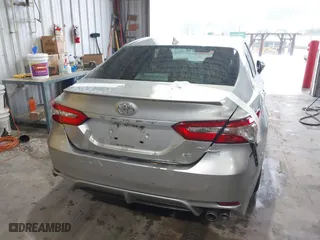 2018 Toyota Camry LE with VIN 4T1B11HK3JU113318, listed as a IAAI auction lot 41972881 with 76,420 mi miles. Bid and sale history available at carsss.com. Image 6.