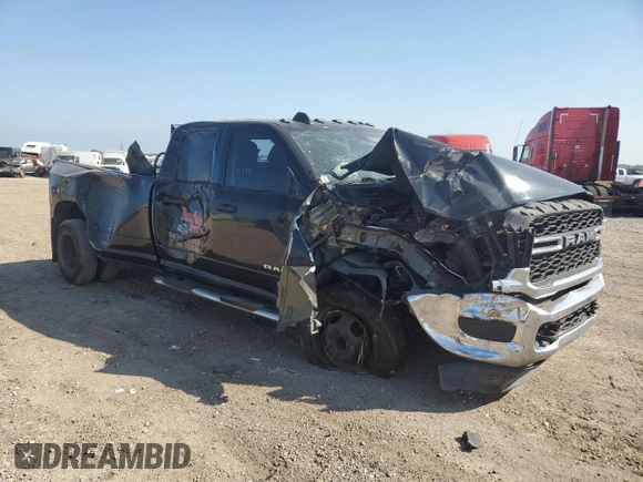 2019 Ram 3500 Tradesman with VIN 3C63RRGL4KG516262, listed as a Copart auction lot 71496904 with 359,628 mi miles and Salvage Title. Bid and sale history available at carsss.com. Image 4.