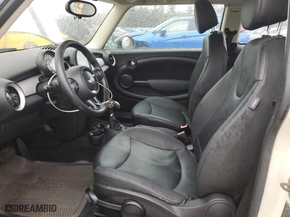2011 MINI Cooper Hardtop with VIN WMWSU3C55BT095126, listed as a Copart auction lot 52447595 with 266,360 mi miles and Clean Title. Bid and sale history available at carsss.com. Image 7.