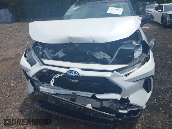 2022 Toyota RAV4 Hybrid XSE with VIN JTME6RFV2ND528229, listed as a IAAI auction lot 42573569 with 40,577 mi miles and . Bid and sale history available at DreamBid. Image 6.