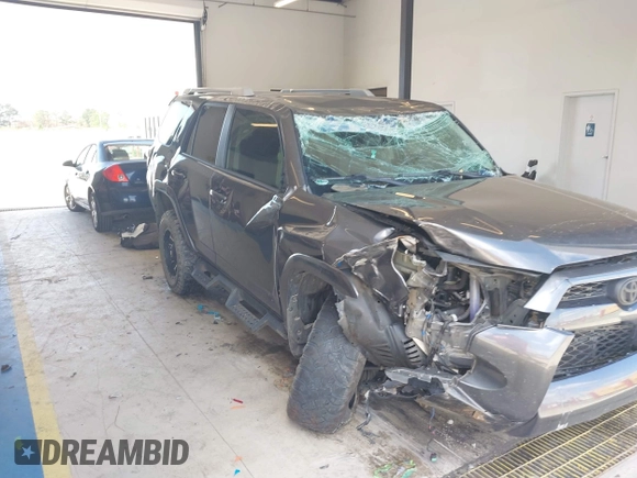 2018 Toyota 4Runner SR5 with VIN JTEBU5JR7J5550156, listed as a IAAI auction lot 41838265 with 171,242 mi miles and . Bid and sale history available at DreamBid. Image 6.