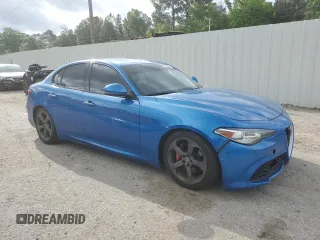 2017 Alfa Romeo Giulia z VIN ZARFAEBN2H7560009, wystawiony jako Copart lot #51689015 z przebiegiem 101 979 mil mil oraz Szkoda całkowita • Salvage title. Historia ofert i sprzedaży dostępna na DreamBid. Obrazek 4.