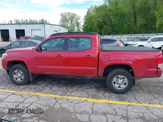2017 Toyota Tacoma SR5 z VIN 3TMCZ5AN3HM059045, wystawiony jako IAAI lot #42331170 z przebiegiem 269 836 mil mil oraz . Historia ofert i sprzedaży dostępna na DreamBid. Obrazek 14.