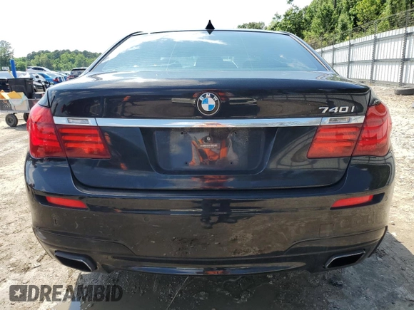 2015 BMW 7 Series 740i z VIN WBAYA6C59FD826788, wystawiony jako Copart lot #55747215 z przebiegiem 134 960 mil mil oraz Szkoda całkowita • Salvage title. Historia ofert i sprzedaży dostępna na DreamBid. Obrazek 6.