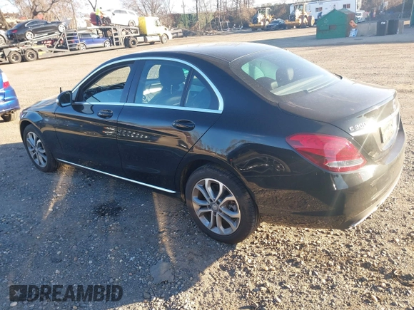 2015 Mercedes-Benz C-Class C 300 Luxury with VIN 55SWF4KB1FU063728, listed as a IAAI auction lot 41280726 with 27,010 mi miles. Bid and sale history available at carsss.com. Image 3.