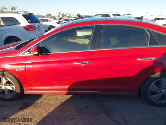 2016 Hyundai Sonata Hybrid Limited with VIN KMHE34L11GA027569, listed as a IAAI auction lot 41409224 with 111,006 mi miles. Bid and sale history available at carsss.com. Image 14.