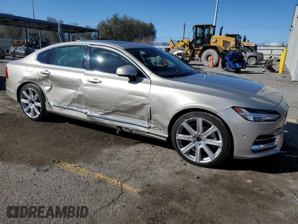 2018 Volvo S90 Inscription z VIN LVY992ML2JP005778, wystawiony jako Copart lot #44958565 z przebiegiem 71 110 mil mil oraz Szkoda całkowita • Salvage title. Historia ofert i sprzedaży dostępna na DreamBid. Obrazek 4.