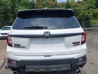 2023 Honda Passport TrailSport с VIN 5FNYF8H62PB043341, выставлен на аукционе IAAI как лот 42410337 с пробегом 20 695 миль миль и . История ставок и продаж доступна на DreamBid. Изображение 16.