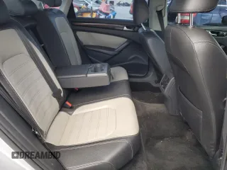 2015 Volkswagen Passat SE с VIN 1VWBS7A38FC084903, выставлен на аукционе Copart как лот 56163075 с пробегом 101 806 миль миль и Списание • Salvage title. История ставок и продаж доступна на DreamBid. Изображение 10.