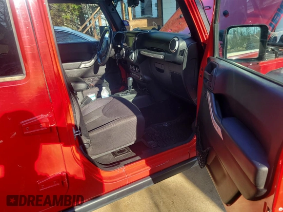 2014 Jeep Wrangler Unlimited Rubicon with VIN 1C4BJWFGXEL197231, listed as a Copart auction lot 49048485 with 90,165 mi miles and Clean Title. Bid and sale history available at carsss.com. Image 5.