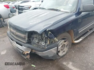 2005 Chevrolet Silverado 1500 LS z VIN 2GCEC13T151397500, wystawiony jako IAAI lot #40999355 z przebiegiem 302 934 mil mil oraz . Historia ofert i sprzedaży dostępna na DreamBid. Obrazek 6.