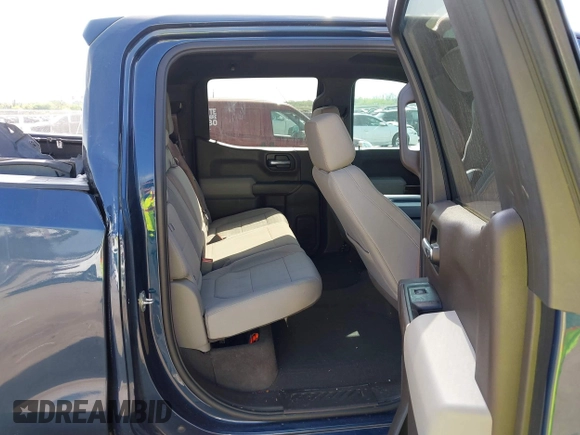 2021 Chevrolet Silverado 1500 LT z VIN 3GCUYDEDXMG111217, wystawiony jako IAAI lot #42056447 z przebiegiem 80 615 mil mil oraz . Historia ofert i sprzedaży dostępna na DreamBid. Obrazek 8.