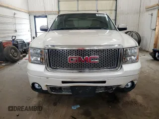 2013 GMC Sierra 1500 Denali z VIN 3GTP2XE22DG281165, wystawiony jako Copart lot #58723285 z przebiegiem 194 025 mil mil oraz Szkoda całkowita • Salvage title. Historia ofert i sprzedaży dostępna na DreamBid. Obrazek 5.