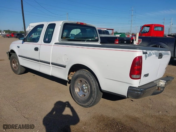 1997 Ford F-150 Standard with VIN 1FTDX172XVKC21207, listed as a IAAI auction lot 41316094 with 175,744 mi miles. Bid and sale history available at carsss.com. Image 3.