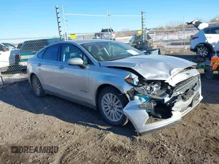 2015 Ford Fusion S Hybrid with VIN 3FA6P0UU7FR307568, listed as a IAAI auction lot 41421139 with 152,186 mi miles. Bid and sale history available at carsss.com. Image 1.