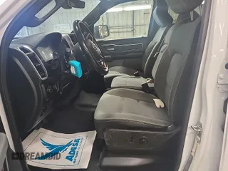 2021 Ram 1500 Big Horn z VIN 1C6SRFMT1MN714659, wystawiony jako IAAI lot #42521058 z przebiegiem 126 678 mil mil oraz . Historia ofert i sprzedaży dostępna na DreamBid. Obrazek 51.