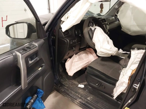 2019 Toyota 4Runner SR5 with VIN JTEBU5JR2K5698426, listed as a IAAI auction lot 41878911 with 177,360 mi miles. Bid and sale history available at carsss.com. Image 5.