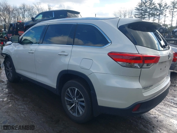 2019 Toyota Highlander SE with VIN 5TDJZRFH4KS597505, listed as a IAAI auction lot 41504122 with 59,347 mi miles. Bid and sale history available at carsss.com. Image 3.