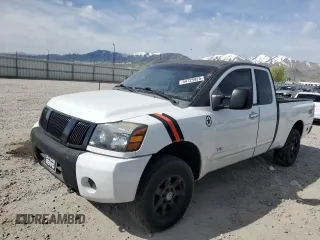 2005 Nissan Titan SE z VIN 1N6AA06B65N513898, wystawiony jako Copart lot #54725925 z przebiegiem 178 096 mil mil oraz Czysty tytuł • Clean title. Historia ofert i sprzedaży dostępna na DreamBid. Obrazek 1.