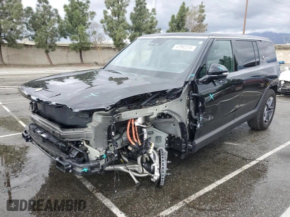2025 Rivian R1S Adventure z VIN 7PDSGBBA2SN047518, wystawiony jako Copart lot #47992215 z przebiegiem 3836 mil mil oraz Szkody całkowita. Historia ofert i sprzedaży dostępna na DreamBid. Obrazek 1.