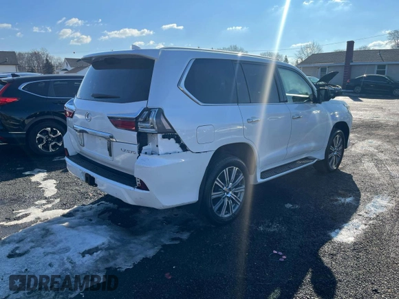2016 Lexus LX 570 with VIN JTJHY7AX4G4217339, listed as a Copart auction lot 47264915 with 110,617 mi miles and Clean title. Bid and sale history available at DreamBid. Image 3.