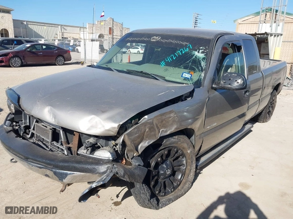 2001 Chevrolet Silverado 1500 LT with VIN 2GCEC19T111309806, listed as a IAAI auction lot 41217267 with 137,612 mi miles. Bid and sale history available at carsss.com. Image 17.
