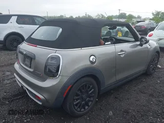 2016 MINI Convertible S z VIN WMWWG9C53G3A91095, wystawiony jako IAAI lot #42283353 z przebiegiem Nie podano mil oraz . Historia ofert i sprzedaży dostępna na DreamBid. Obrazek 4.
