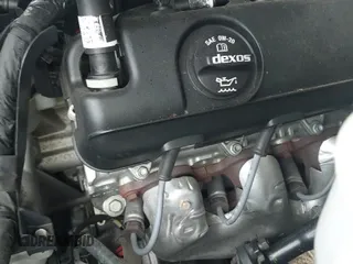 2019 Chevrolet Suburban LT z VIN 1GNSCHKC8KR378725, wystawiony jako IAAI lot #43279442 z przebiegiem 99 230 mil mil oraz . Historia ofert i sprzedaży dostępna na DreamBid. Obrazek 20.