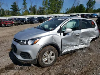 2020 Chevrolet Trax LS z VIN 3GNCJKSB0LL308000, wystawiony jako Copart lot #68077864 z przebiegiem Nie podano mil oraz Szkoda całkowita • Salvage title. Historia ofert i sprzedaży dostępna na DreamBid. Obrazek 1.