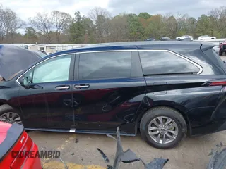 2023 Toyota Sienna XLE z VIN 5TDYSKFC8PS074090, wystawiony jako IAAI lot #41850368 z przebiegiem 44 057 mil mil oraz . Historia ofert i sprzedaży dostępna na DreamBid. Obrazek 14.