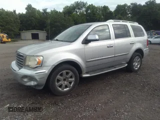 2008 Chrysler Aspen Limited z VIN 1A8HX58N38F114703, wystawiony jako IAAI lot #42208555 z przebiegiem 255 050 mil mil oraz . Historia ofert i sprzedaży dostępna na DreamBid. Obrazek 2.