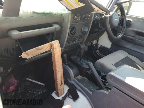2008 Jeep Wrangler X с VIN 1J4FZ24198L511466, выставлен на аукционе Copart как лот 70196544 с пробегом Не указан миль и Списание • Salvage title. История ставок и продаж доступна на DreamBid. Изображение 8.