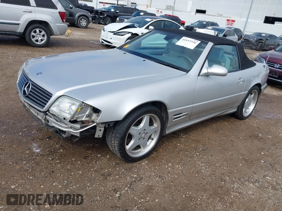 2000 Mercedes-Benz SL with VIN WDBFA68F0YF188738, listed as a IAAI auction lot 41652926 with 61,075 mi miles. Bid and sale history available at carsss.com. Image 2.
