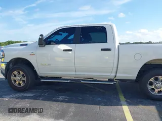 2024 Ram 2500 Big Horn with VIN 3C6UR5DL6RG285652, listed as a IAAI auction lot 42511830 with 36,041 mi miles and . Bid and sale history available at DreamBid. Image 15.