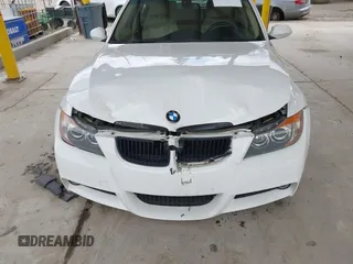 2007 BMW 3 Series 328i с VIN WBAVC53527FZ76805, выставлен на аукционе IAAI как лот 42543532 с пробегом 160 803 миль миль и . История ставок и продаж доступна на DreamBid. Изображение 6.