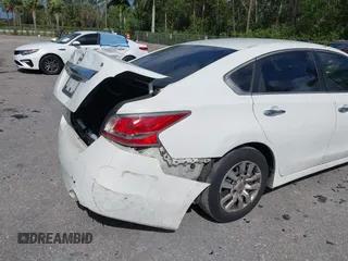 2015 Nissan Altima 2.5 S with VIN 1N4AL3AP5FC297935, listed as a IAAI auction lot 41963576 with 225,230 mi miles. Bid and sale history available at carsss.com. Image 12.