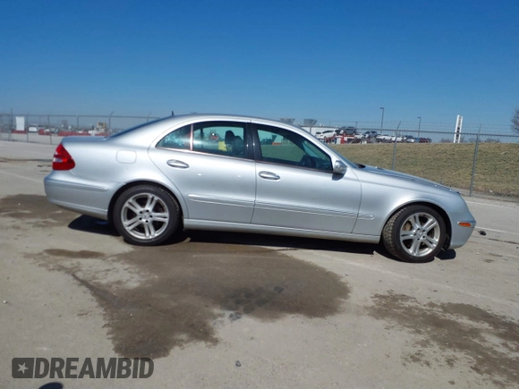2006 Mercedes-Benz E-Class 3.5L with VIN WDBUF56J66A828486, listed as a IAAI auction lot 41768251 with 277,297 mi miles. Bid and sale history available at carsss.com. Image 13.