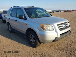 2007 Honda Pilot LX with VIN 5FNYF28197B018888, listed as a IAAI auction lot 41647146 with 176,767 mi miles. Bid and sale history available at carsss.com. Image 1.