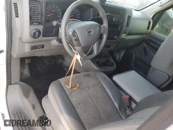 2017 Nissan NV Cargo SV z VIN 1N6BF0LY0HN805095, wystawiony jako Copart lot #53978975 z przebiegiem 131 896 mil mil oraz Szkoda całkowita • Salvage title. Historia ofert i sprzedaży dostępna na DreamBid. Obrazek 8.