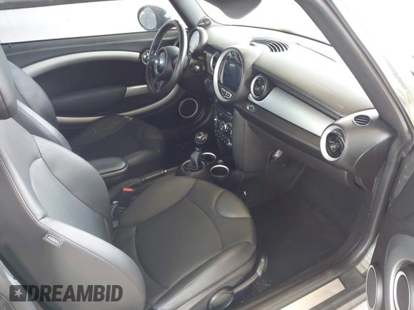 2012 MINI Hardtop S with VIN WMWSV3C52CTY19580, listed as a IAAI auction lot 42692197 with 90,745 mi miles and . Bid and sale history available at DreamBid. Image 5.