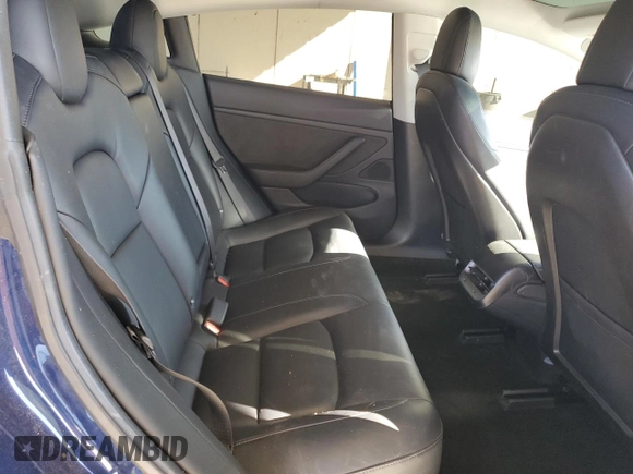 2018 Tesla Model 3 Long Range Battery z VIN 5YJ3E1EA1JF038510, wystawiony jako Copart lot #46352325 z przebiegiem 45 080 mil mil oraz Czysty tytuł • Clean title. Historia ofert i sprzedaży dostępna na DreamBid. Obrazek 10.