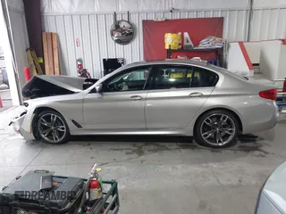 2020 BMW 5 Series M550i xDrive z VIN WBAJS7C07LCD85532, wystawiony jako IAAI lot #41518071 z przebiegiem 57 645 mil mil oraz . Historia ofert i sprzedaży dostępna na DreamBid. Obrazek 14.
