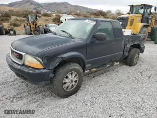 2003 GMC Sonoma SLS with VIN 1GTCT19X938283417, listed as a Copart auction lot 78463954 with 215,039 mi miles and Salvage Title. Bid and sale history available at carsss.com. Image 1.