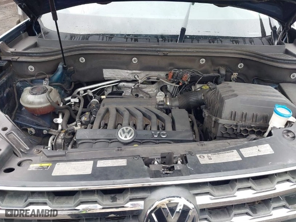 2018 Volkswagen Atlas 3.6L V6 SE with VIN 1V2KR2CA9JC569104, listed as a IAAI auction lot 41677640 with 53,360 mi miles. Bid and sale history available at carsss.com. Image 10.