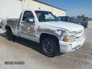 2002 Chevrolet Silverado 1500 LS with VIN 1GCEK14T92Z288688, listed as a IAAI auction lot 42051696 with 271,905 mi miles. Bid and sale history available at carsss.com. Image 1.
