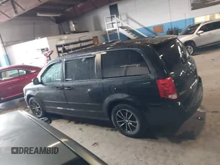 2016 Dodge Grand Caravan SXT z VIN 2C4RDGCG3GR107802, wystawiony jako IAAI lot #42309365 z przebiegiem 57 427 mil mil oraz . Historia ofert i sprzedaży dostępna na DreamBid. Obrazek 14.