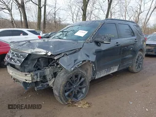 2018 Ford Explorer XLT z VIN 1FM5K8D87JGA91433, wystawiony jako IAAI lot #41038180 z przebiegiem 125 351 mil mil oraz . Historia ofert i sprzedaży dostępna na DreamBid. Obrazek 6.