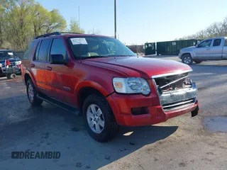2008 Ford Explorer XLT z VIN 1FMEU73E48UA97973, wystawiony jako IAAI lot #41952942 z przebiegiem 228 070 mil mil oraz . Historia ofert i sprzedaży dostępna na DreamBid. Obrazek 1.