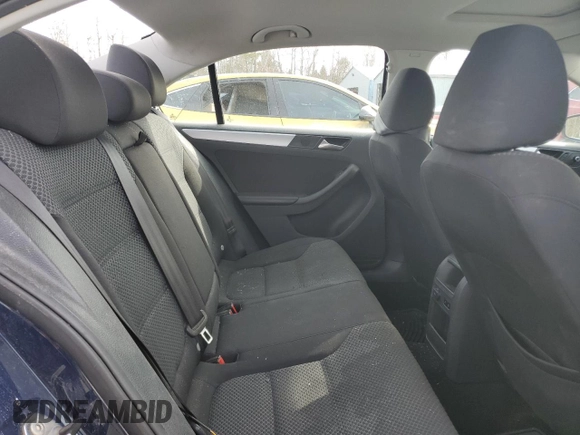 2014 Volkswagen Jetta Comfortline with VIN 3VWDL7AJ3EM389579, listed as a Copart auction lot 47085025 with 261,379 mi miles and Clean title. Bid and sale history available at DreamBid. Image 10.