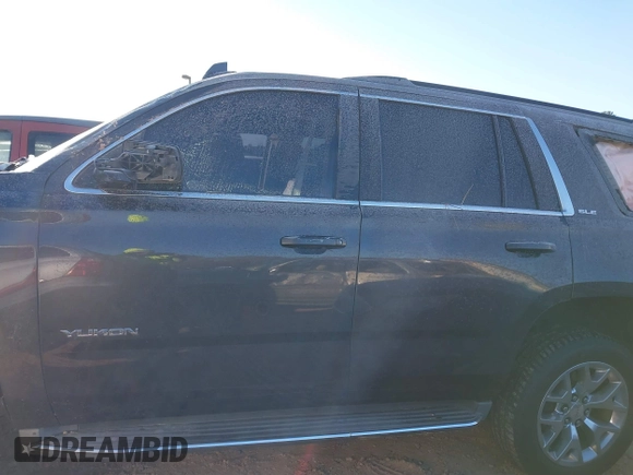 2015 GMC Yukon SLE with VIN 1GKS2AKC4FR510778, listed as a IAAI auction lot 41345528 with 159,760 mi miles. Bid and sale history available at carsss.com. Image 14.